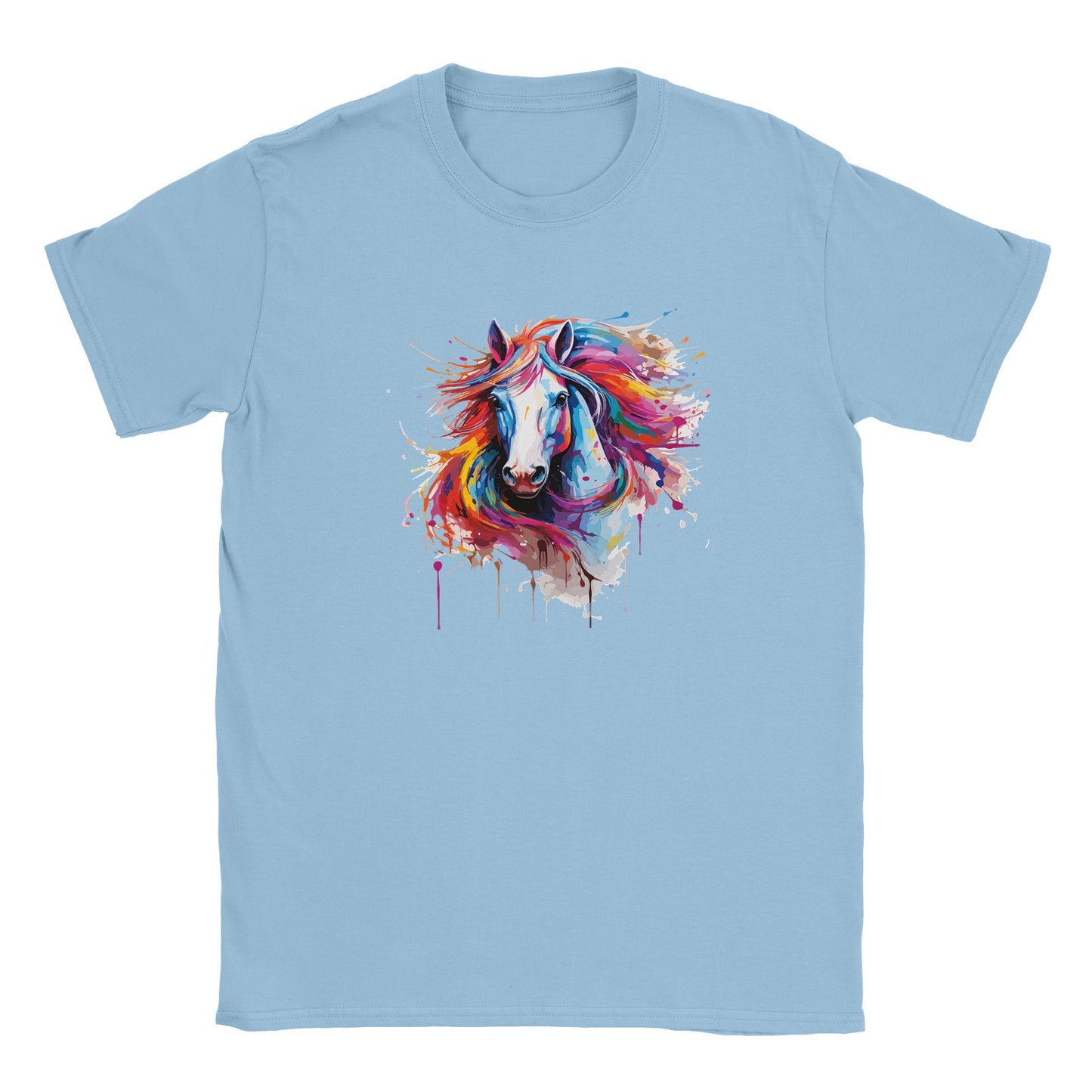 Die Vorderseite eines blauen Tshirts auf dem ein bunter Pferdekopf im Graffiti Design prangt, der Hintergrund ist weiß