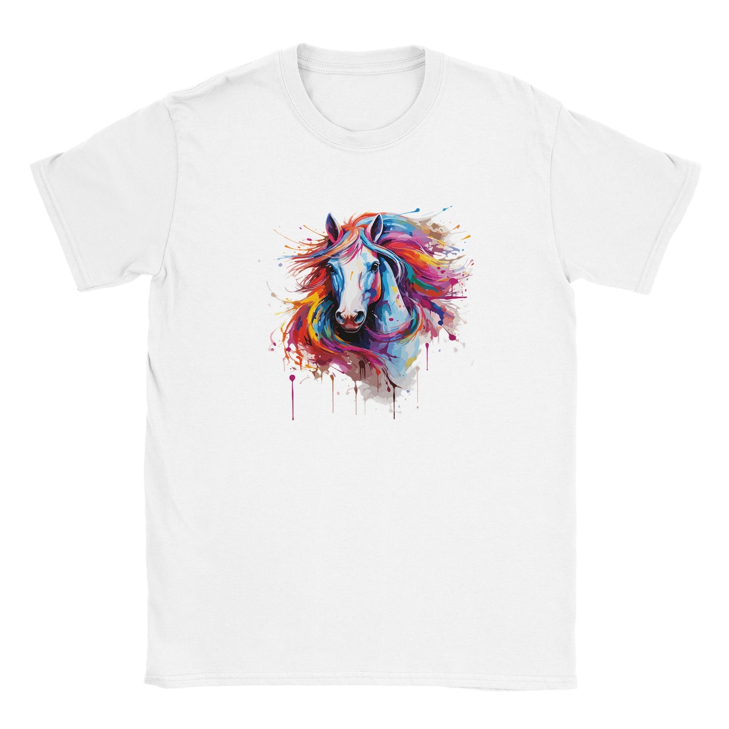 Die Vorderseite eines weißen Tshirts auf dem ein bunter Pferdekopf im Graffiti Design prangt, der Hintergrund ist weiß