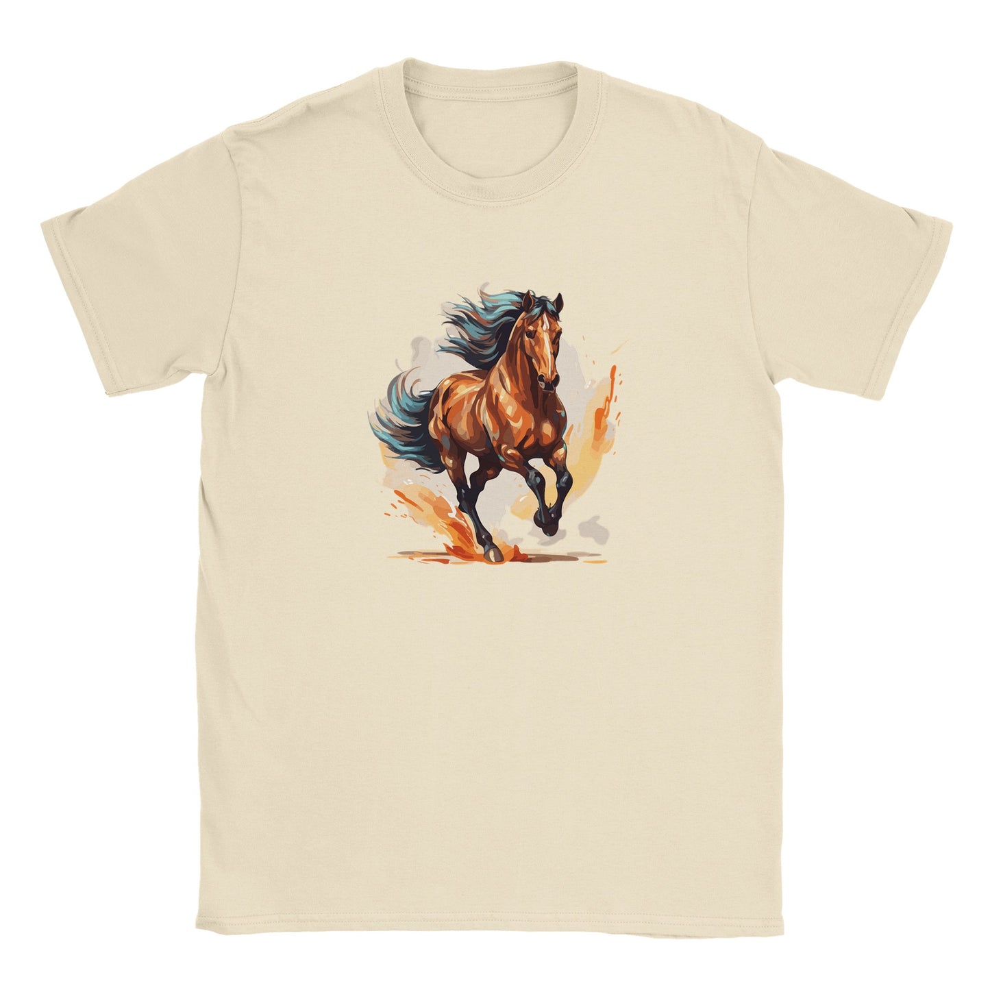 Die Vorderseite eines beigen Tshirts auf dem ein kraftvolles Westernpferd im Galopp zu sehen ist, der Hintergrund ist weiß