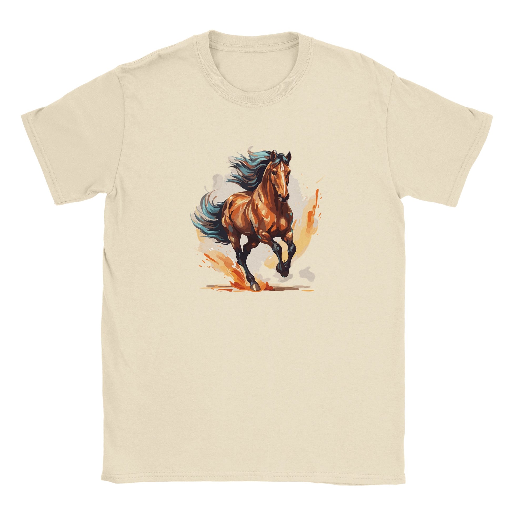 Die Vorderseite eines beigen Tshirts auf dem ein kraftvolles Westernpferd im Galopp zu sehen ist, der Hintergrund ist weiß
