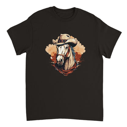 Die Vorderseite eines dunklen Tshirts auf dem ein im Comic-Stil gezeichnetes Westernpferd abgebildet ist, welches einen Cowboyhut trägt. Der Hintergrund ist weiß.