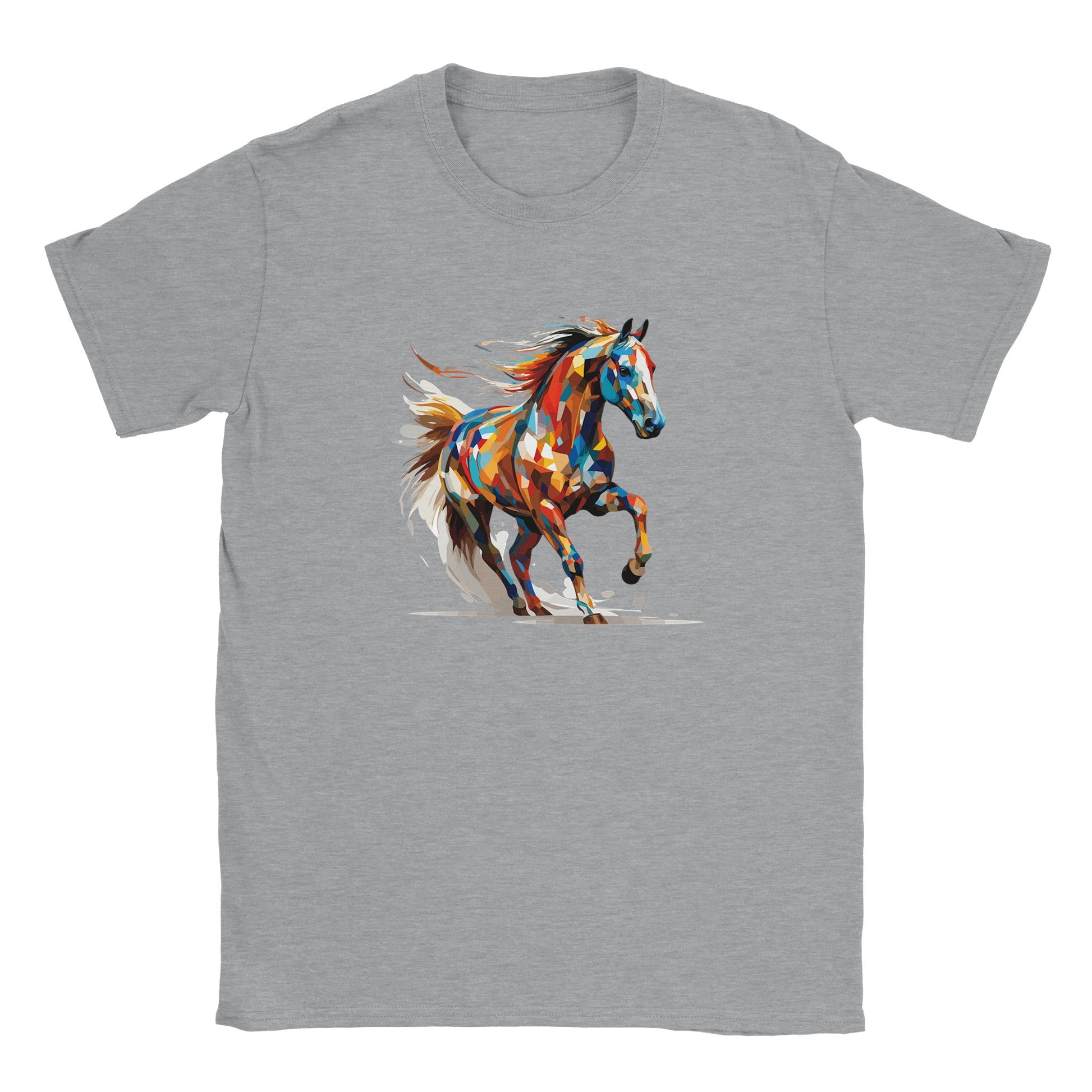 Die Vorderseite eines grauen Tshirts auf dem ein buntes Pferd im Polygon Stil prangt, der Hintergrund ist weiß
