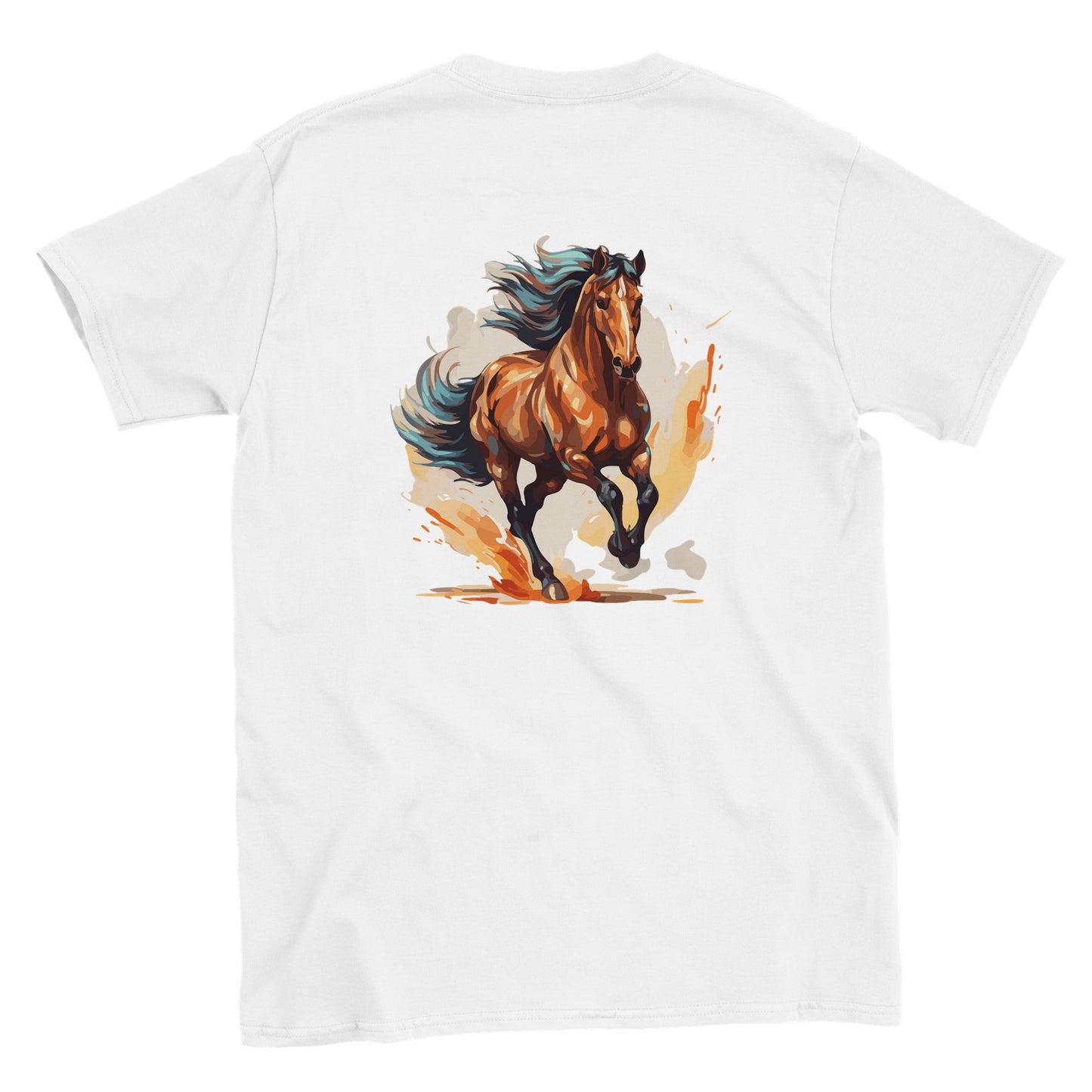 Die Rückseite eines weißen Tshirts auf dem ein wildes Westernpferd im Galopp zu sehen ist. Der Hintergrund ist weiß