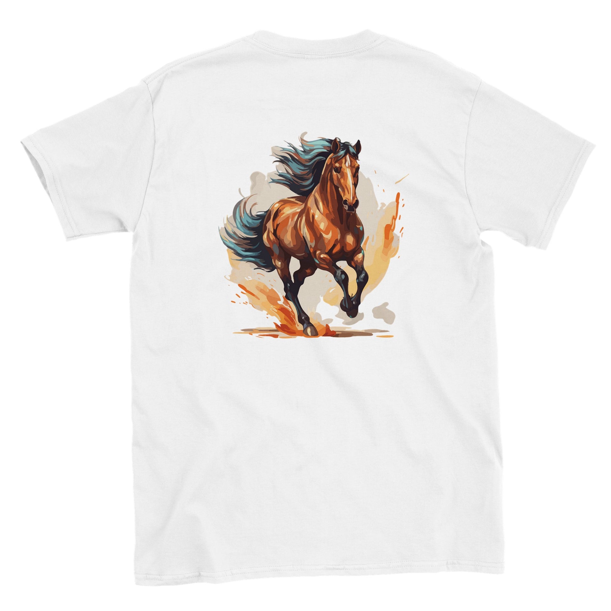 Die Rückseite eines weißen Tshirts auf dem ein wildes Westernpferd im Galopp zu sehen ist. Der Hintergrund ist weiß